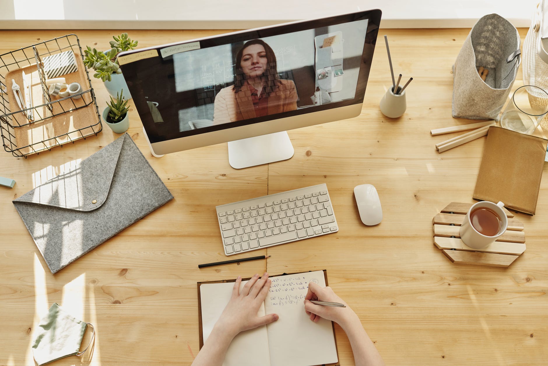 5 Cara Membuat Rangkuman dari Video Youtube dan Zoom,…